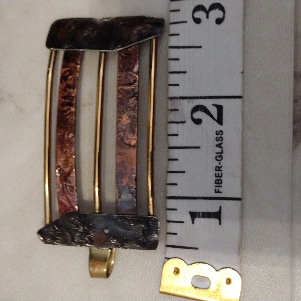 Beautiful faux gold and copper metal pendant. - Picture 3 of 4